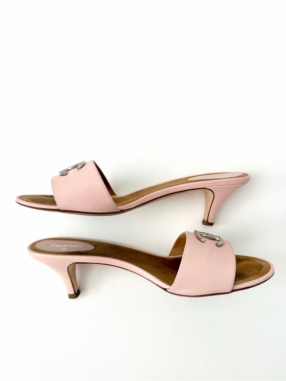 CHANEL | CC Logo Kitten Heel Mule Sandals Rose Pink Leather Open Toe EU 41 - Picture 4 of 13